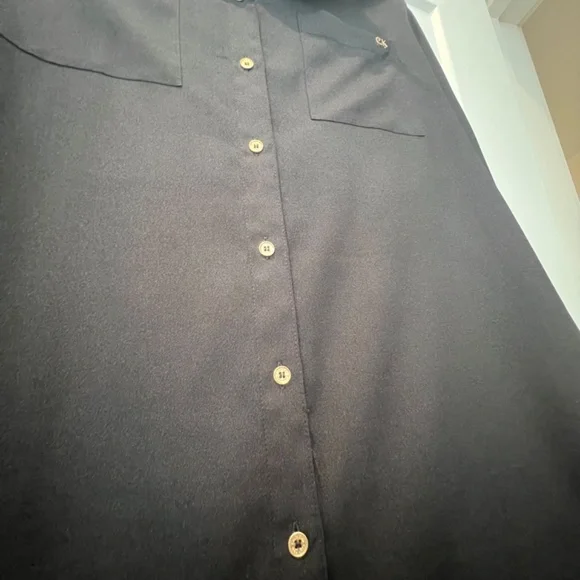 Button down blouse - Picture 2 of 5